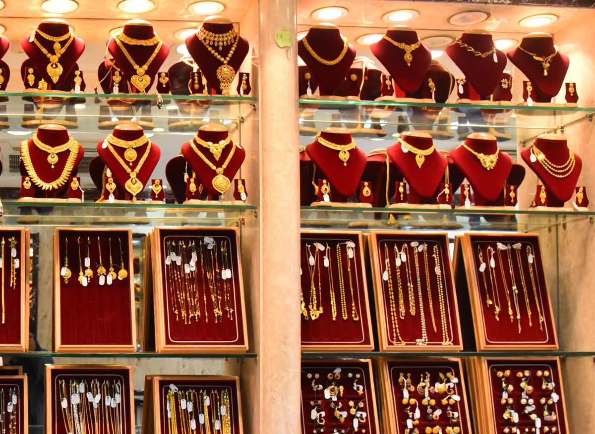 आइतबार सुन चाँदीको मूल्य स्थिर,कतिमा हुँदैछ कारोबार ?