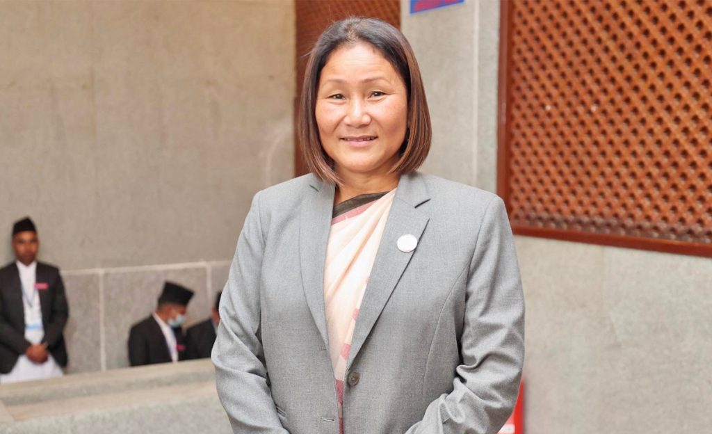 उपसभामुख इन्दिरा राना मगरलाई हटाउन कांग्रेस र एमालेमा छलफल